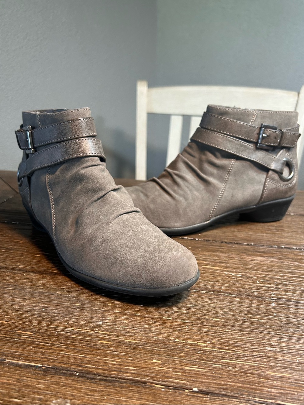 Madeline Roddy Grey ankle boots size 8.5